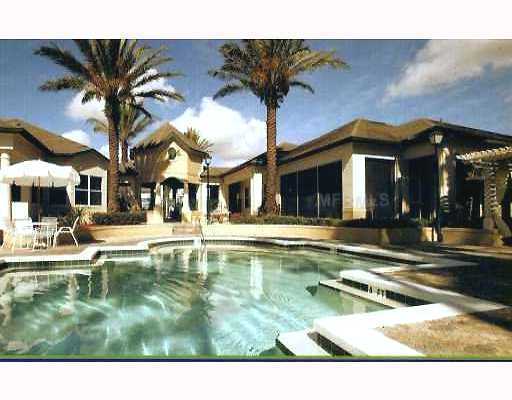 Building Photo - Stunning First Floor 2/2 Lake View  Condo ...