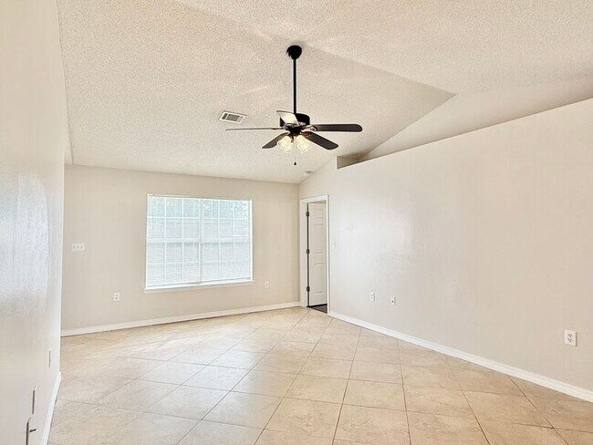 Building Photo - 437 Hilburn Ln