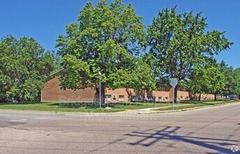 Building Photo - 75 N Gebhart Church Rd