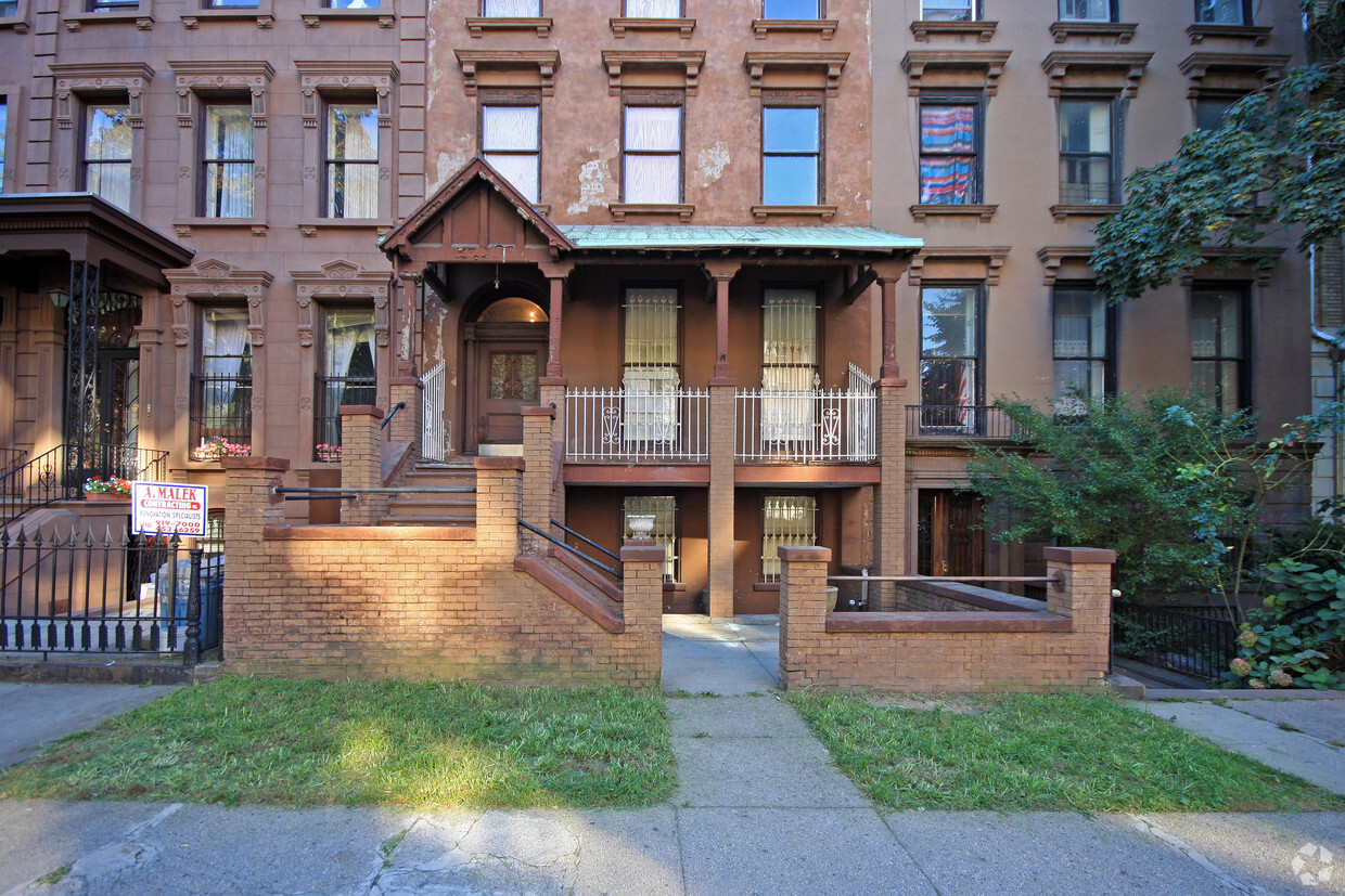 Building Photo - 423 Clinton Ave