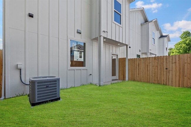 Building Photo - 8417 Venus St