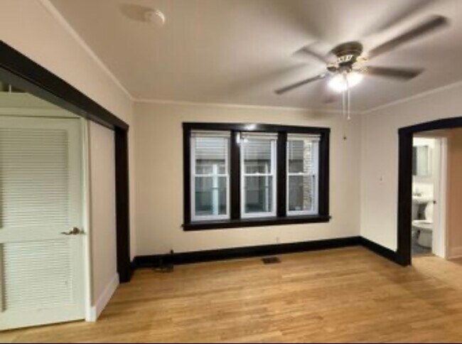 Foto del edificio - 2653 N Marshfield Ave