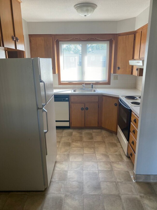 Foto del edificio - 2325-2327 Victoria Dr SW