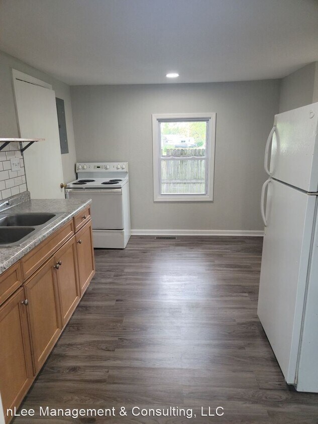 2 br, 1 bath House 1310 West Joseph Street House Rental in Saint