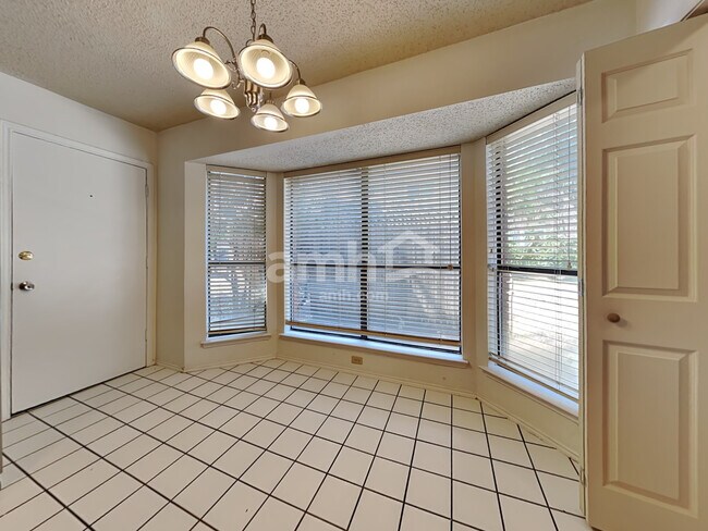 Building Photo - 6725 Biltmore Place