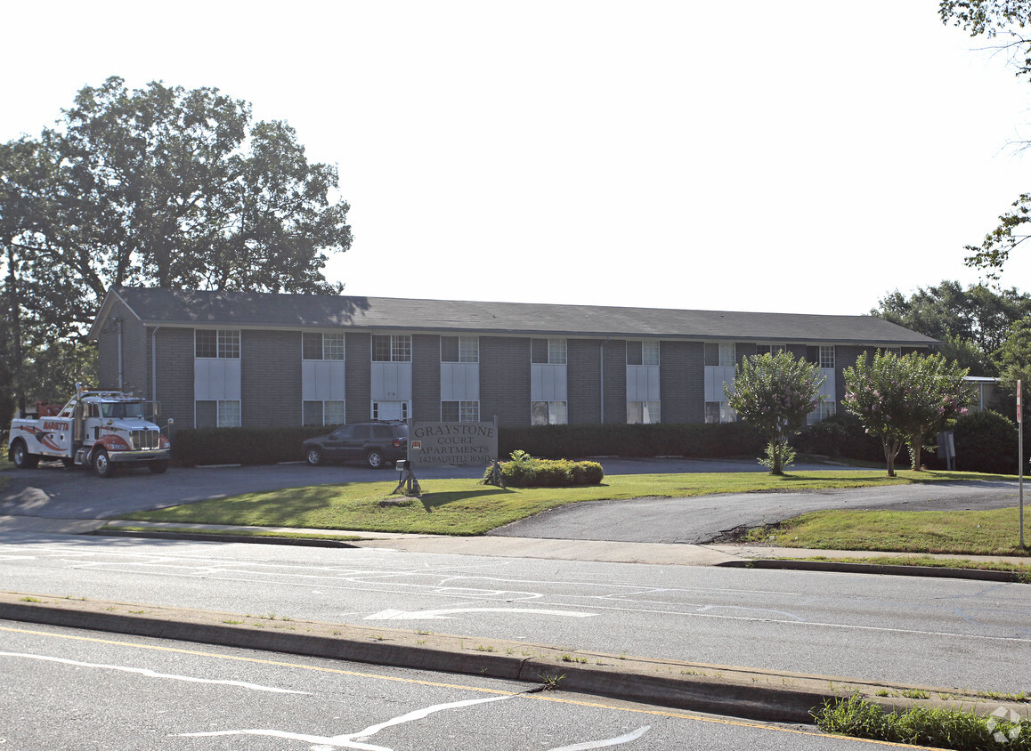 Building Photo - Greystone Court Apartments