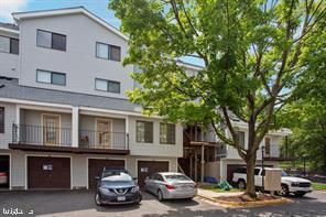 Foto del edificio - 1611 Carriage House Terrace