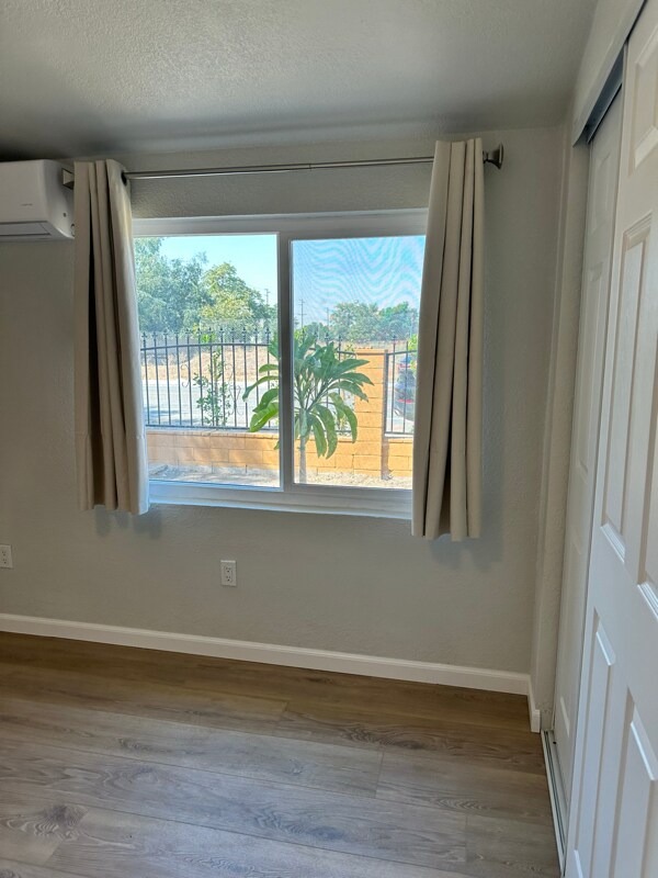 Foto del edificio - 8861 Live Oak Ave