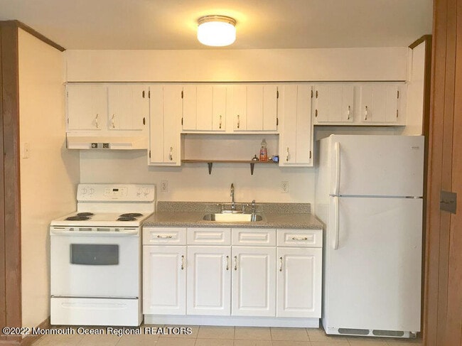 Building Photo - 70 Mt Hermon Way