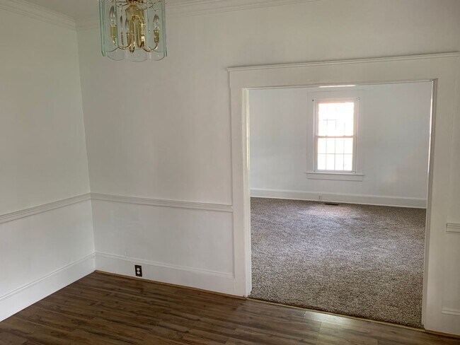 Foto del edificio - 805 Raleigh St