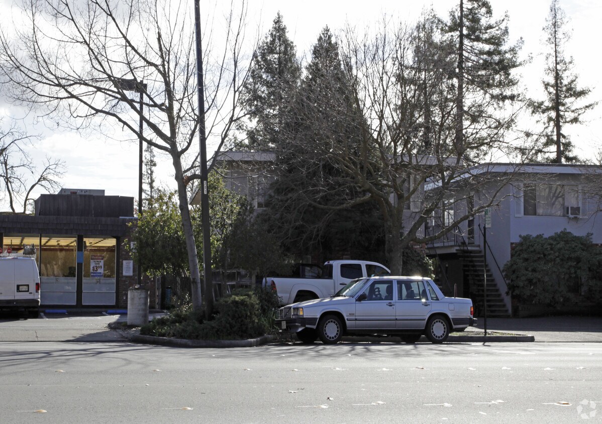 Foto del edificio - 3349 Mount Diablo Blvd