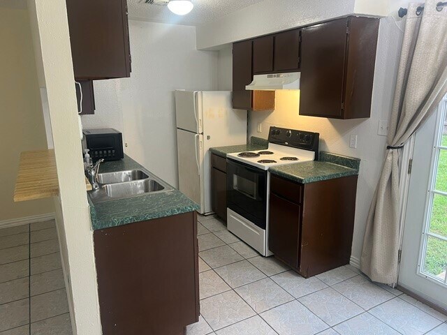 Building Photo - 17810 Glenhagen Ct