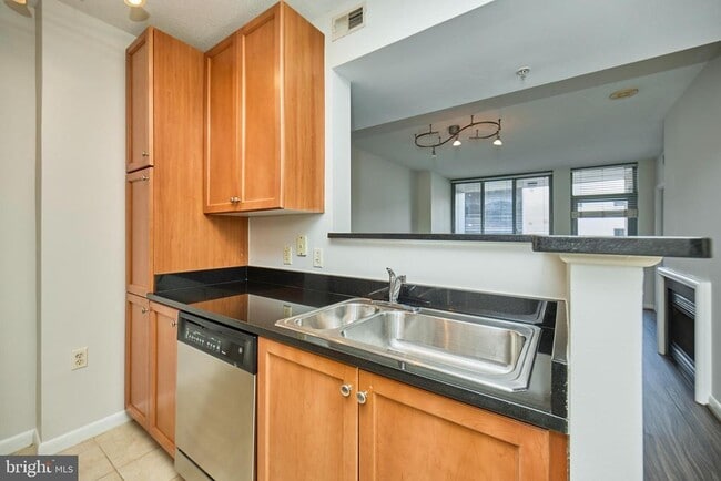 Foto del edificio - 851 N Glebe Rd