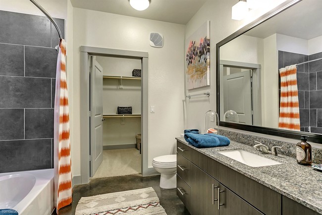 Building Photo - 1 br, 1 bath  - 701 S Fry Rd