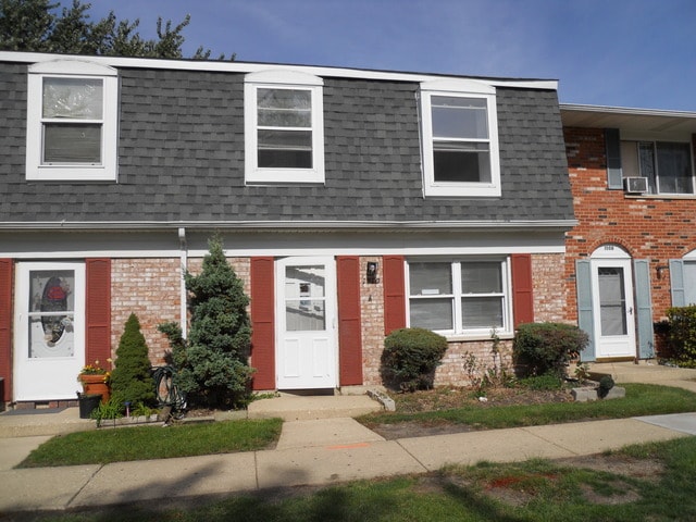 Primary Photo - 1510 McKool Ave