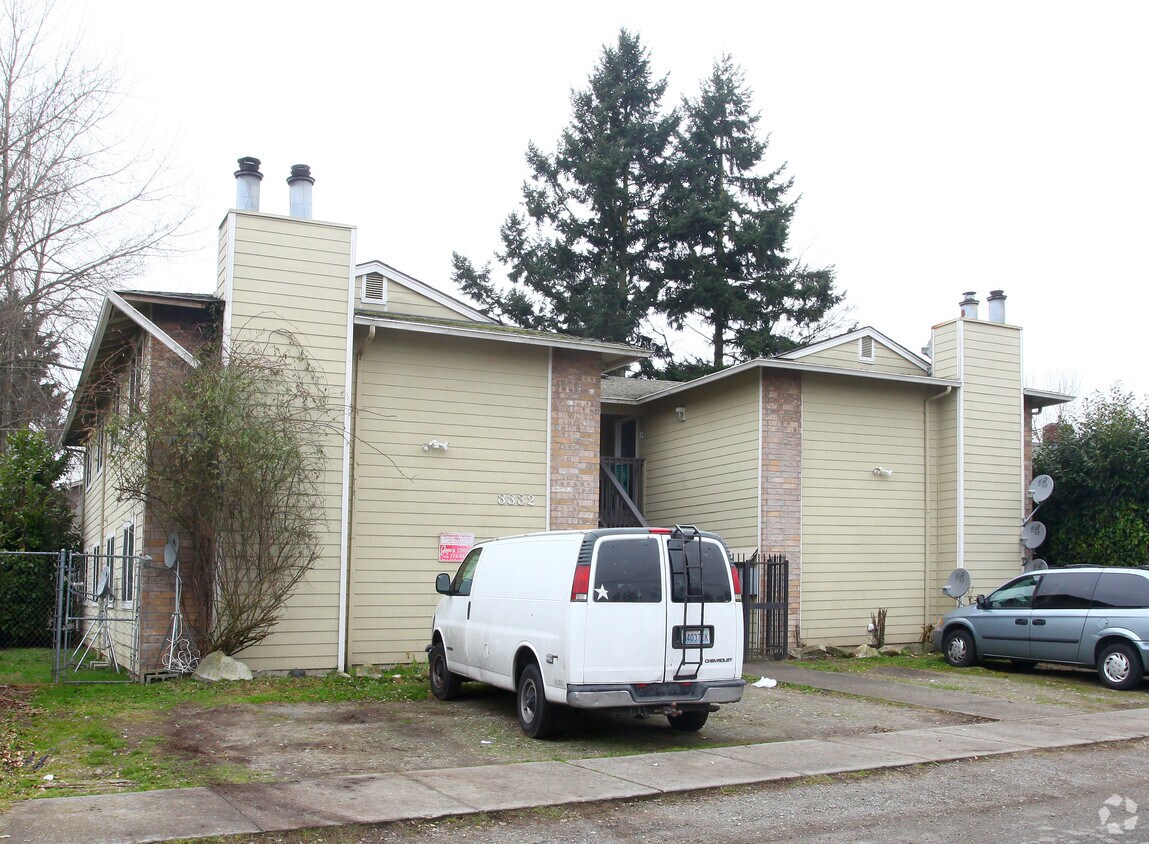 Building Photo - 3332 Chandler St
