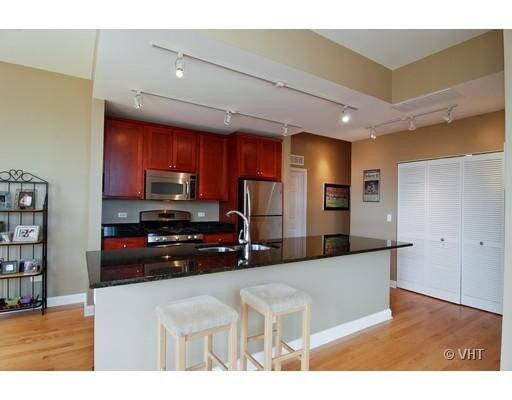 Kitchen - 2025 S Indiana Ave