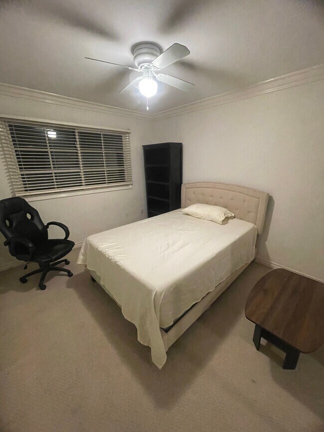 Foto del edificio - 1927 Fremont Ave