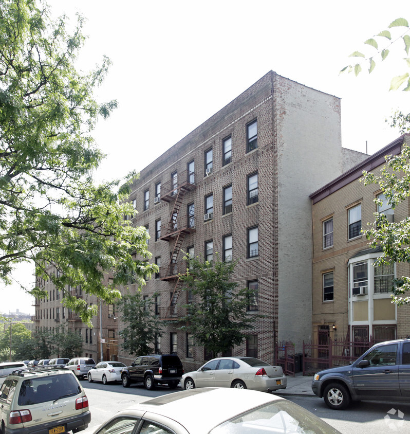 Foto principal - 320 E 176th St