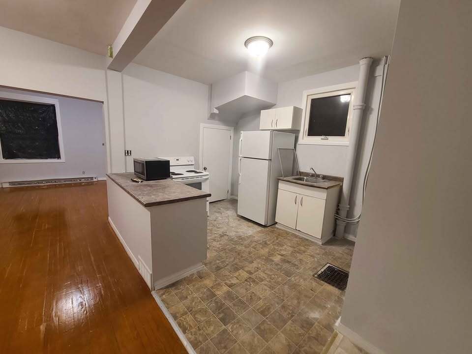 Primary Photo - 307 Lipton St