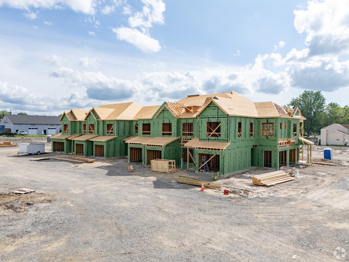 Building Photo - Springs at West Seneca