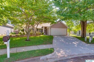 Building Photo - 104 Postwood Ct