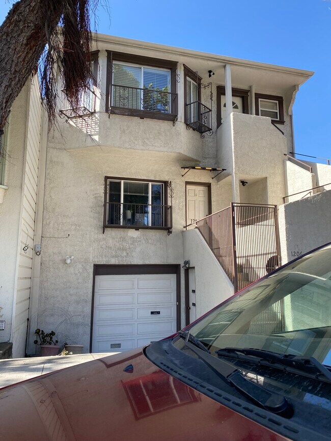 Building Photo - 1206 Alemany Blvd