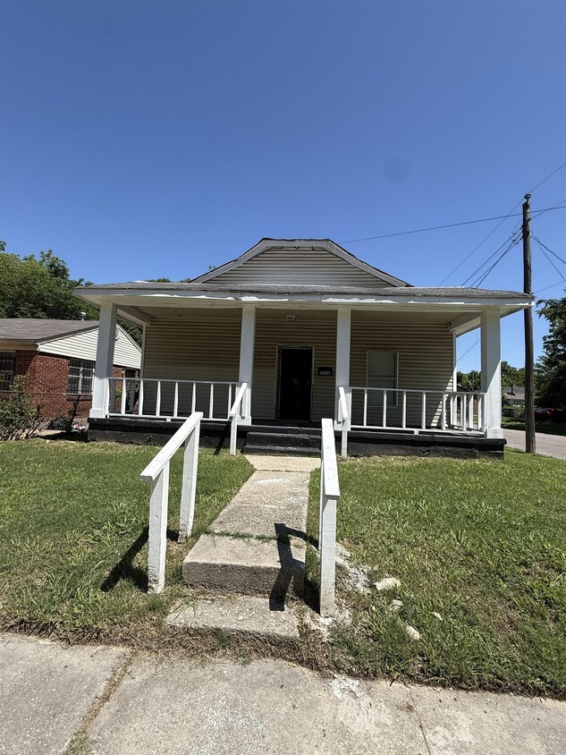 Primary Photo - 2316 Norman Ave