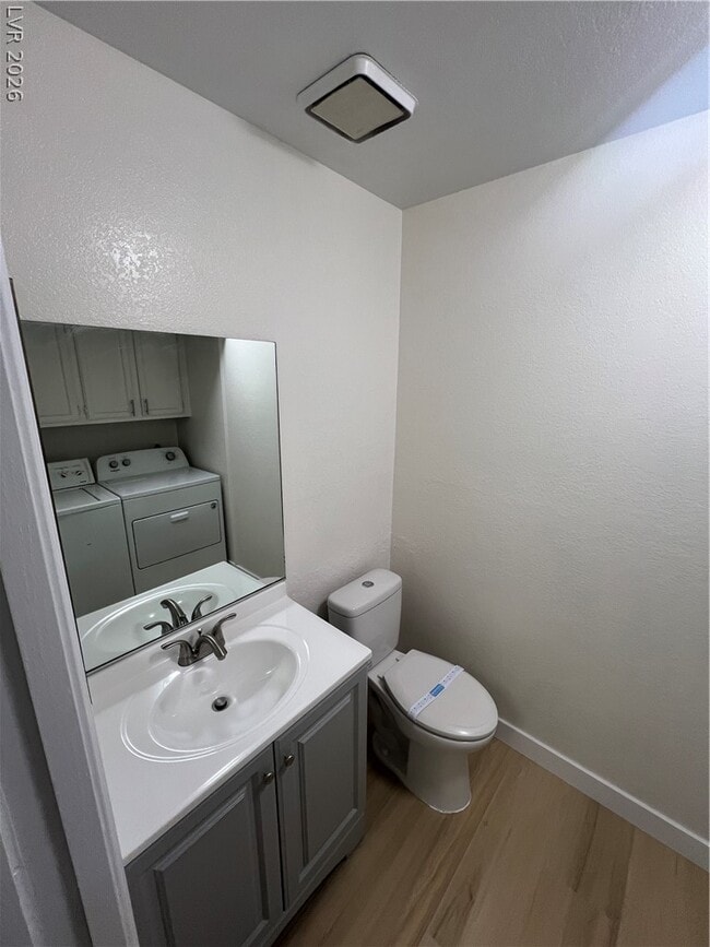 Building Photo - 3939 S Torrey Pines Dr