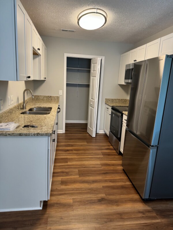 Foto del edificio - 7005 Alamosa Dr