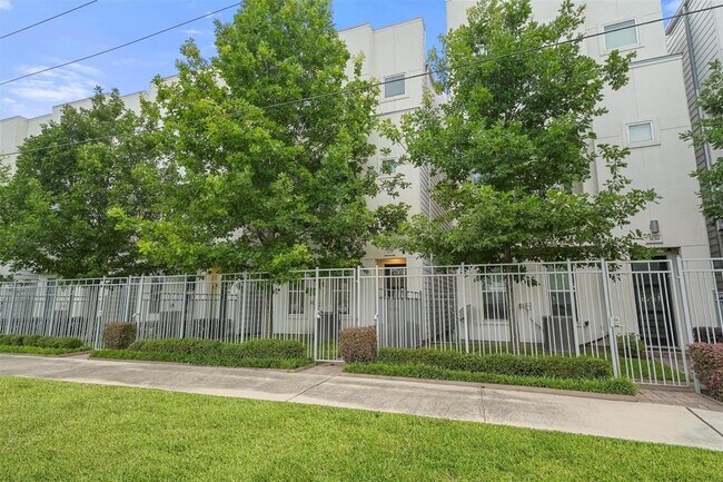 Foto del edificio - 3141 Leeland St