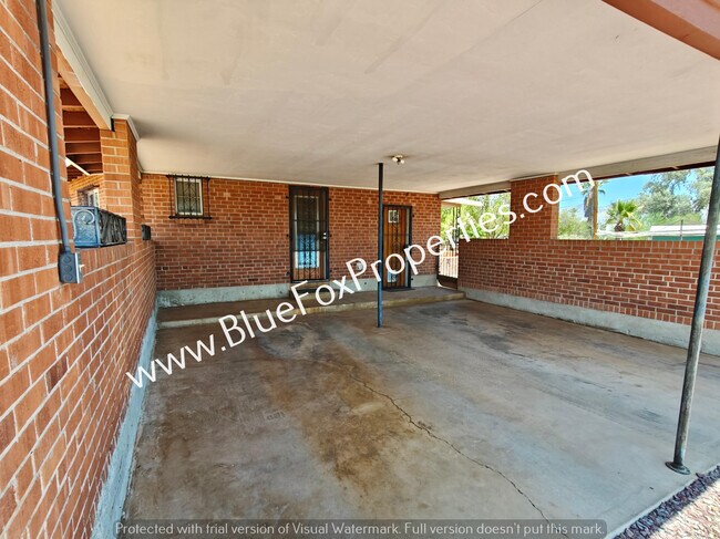 Building Photo - 5755 E 6th St