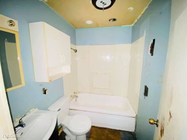 Building Photo - 2 br, 1 bath House - 10325 Saint Patrick Dr