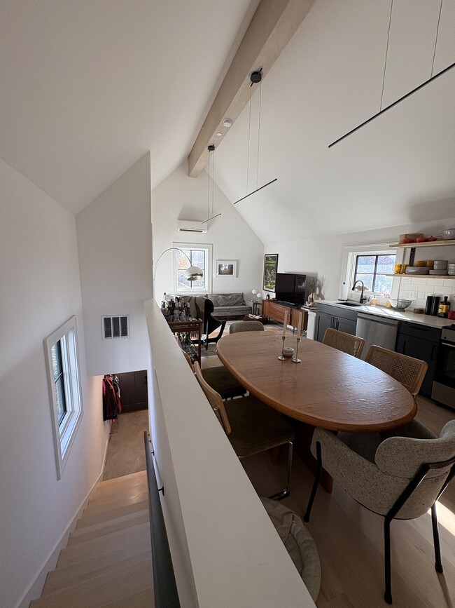 Building Photo - 1265 Hamlin St NE