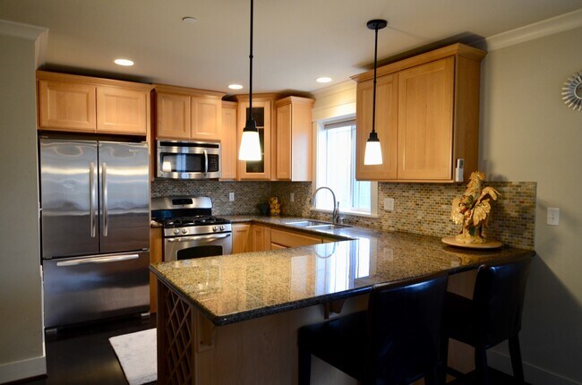 Foto del edificio - 3 Bedroom 2.5 Bath Queen Anne Townhome