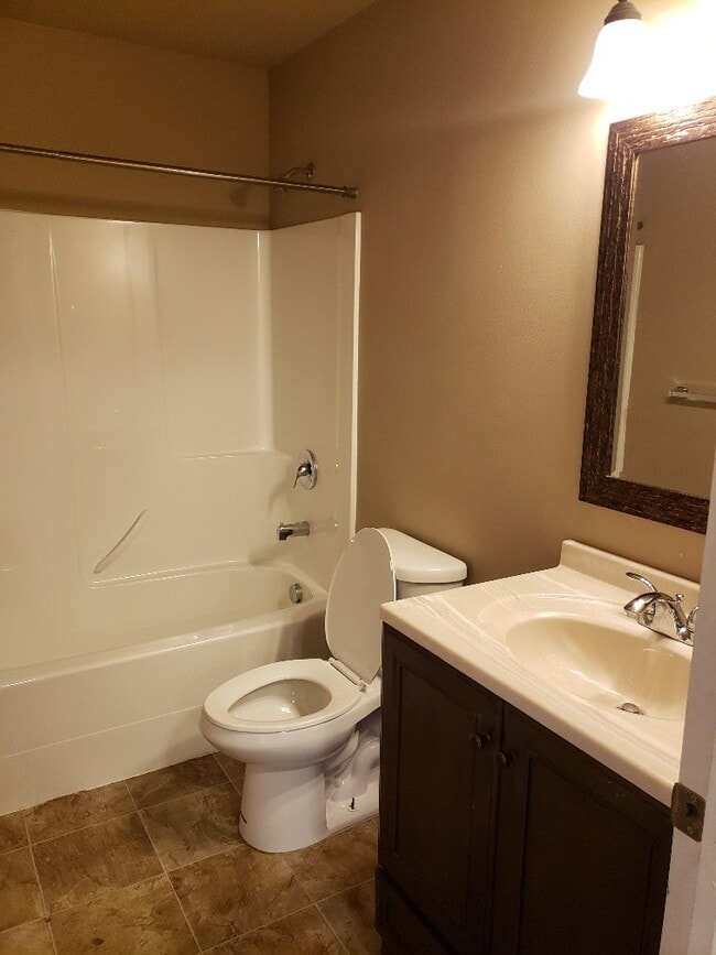 Hall bathroom - 7510 S Fruitvale Rd