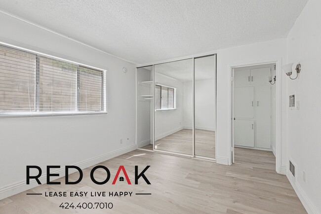 Foto del edificio - 2351 1/4 Warwick Ave-7