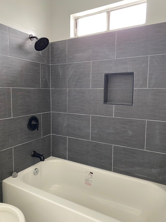 Foto del edificio - 4807 W 17th St