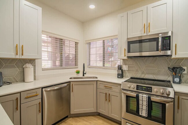 Foto del edificio - 7900 E Princess Dr