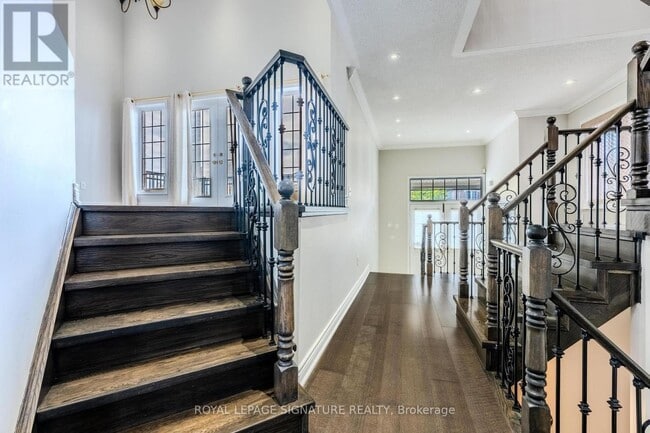 Building Photo - 5865 Whitehorn Ave
