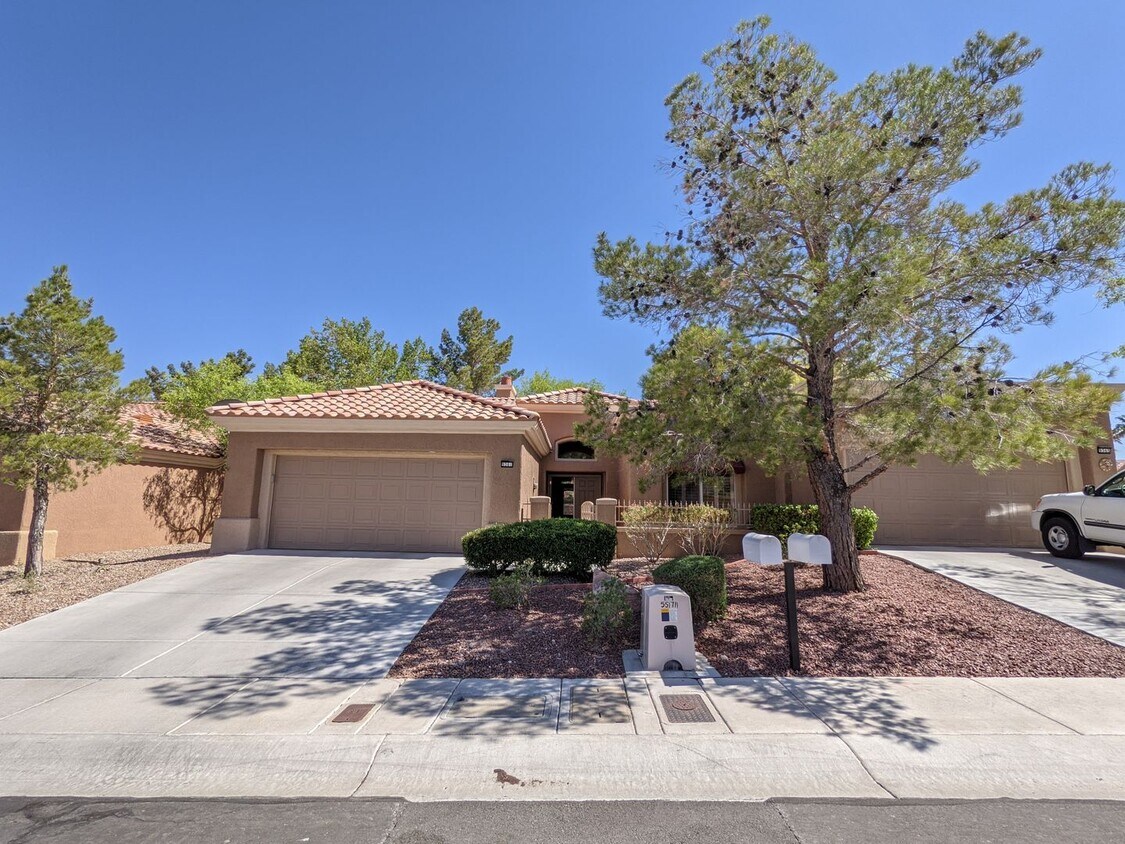Foto principal - 9361 Fresh Spring Dr