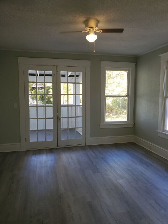 Building Photo - HIGHLAND APARTMENTS AVAILABLE FOR LEASE - ...