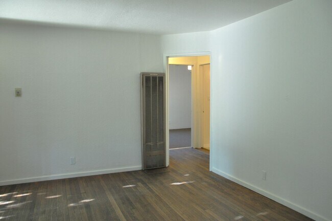 Building Photo - 3 Bedrooms, 1 Bathroom Classic Napa Westwo...