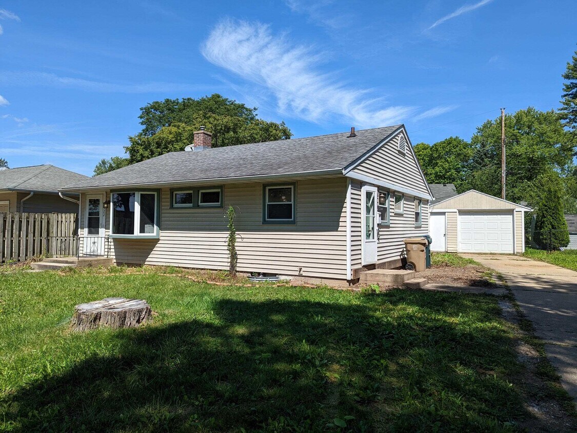 4322 Doncaster Dr, Madison, WI 53711 House Rental in Madison, WI