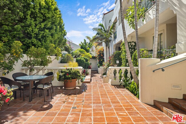 Foto del edificio - 15500 Sunset Blvd