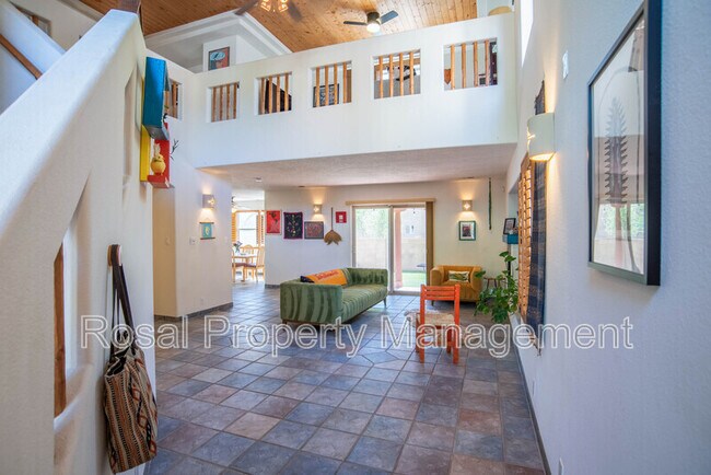 Foto del edificio - 3504 Yippee Calle Ct NW