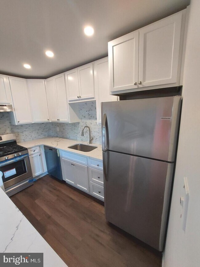 Building Photo - 207 Erin Way