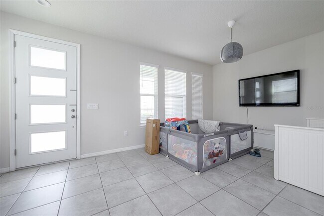 Building Photo - 2483 Toscolona Dr