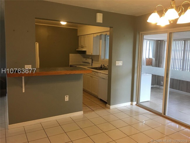 Foto del edificio - 8201 NW 15th St