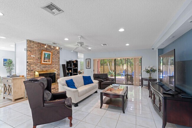 Building Photo - 1345 Sailboat Cir